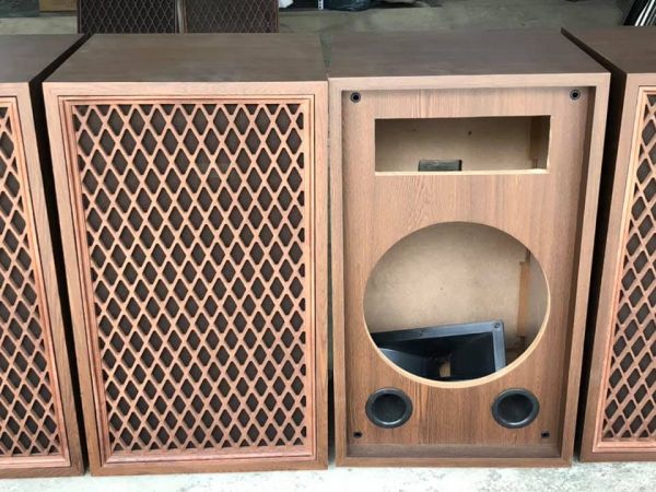 THÙNG 1 BASS 30, 1 KÈN LUOI MAT CÁO